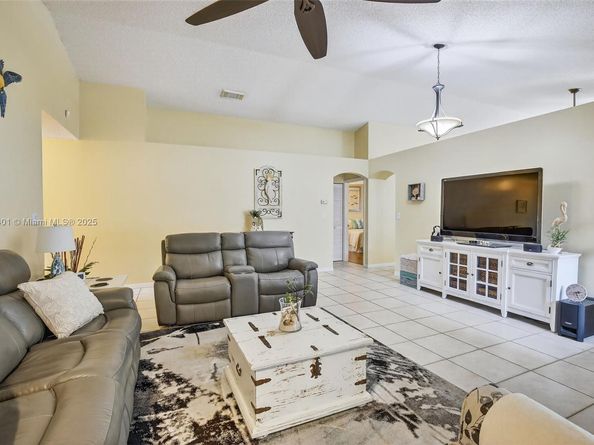 12740 NW 11th Ct, Sunrise FL 33323