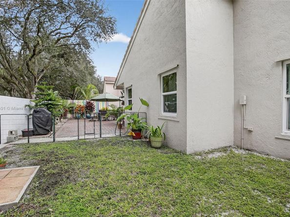 12740 NW 11th Ct, Sunrise FL 33323