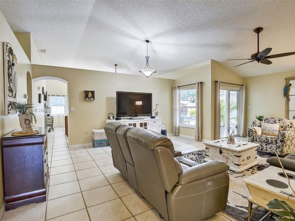 12740 NW 11th Ct, Sunrise FL 33323