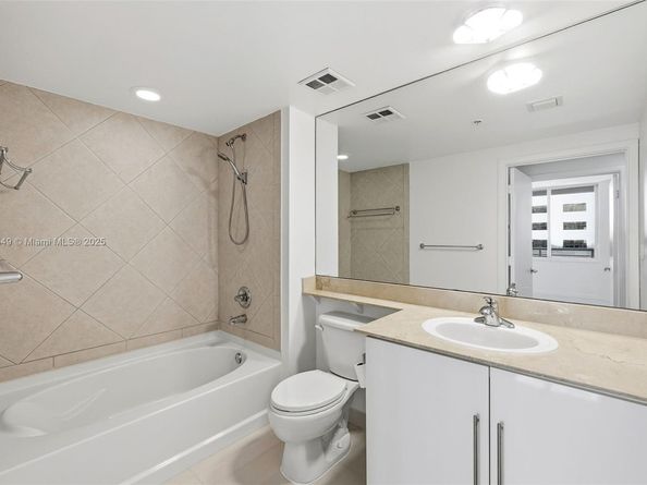 335 S Biscayne Blvd 2604, Miami FL 33131