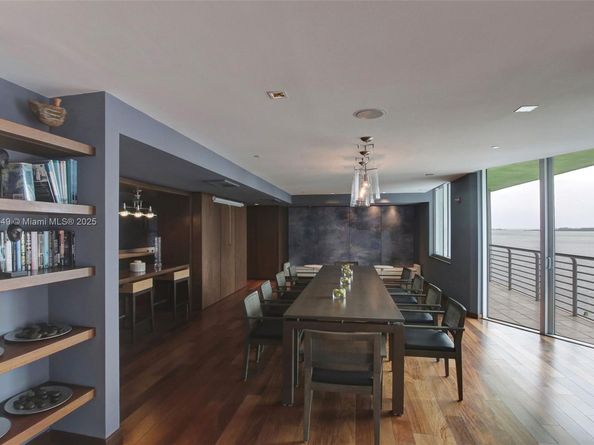 335 S Biscayne Blvd 2604, Miami FL 33131