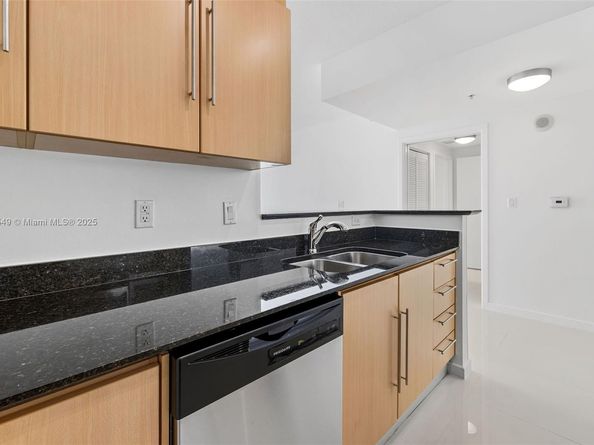 335 S Biscayne Blvd 2604, Miami FL 33131