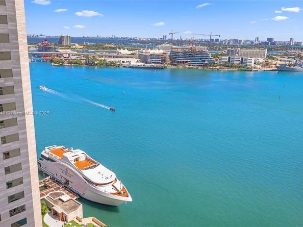 335 S Biscayne Blvd 2604, Miami FL 33131