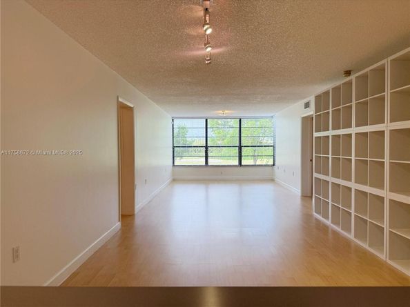 1504 S Whitehall Dr 206, Davie FL 33324