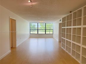 1504 S Whitehall Dr 206, Davie FL 33324