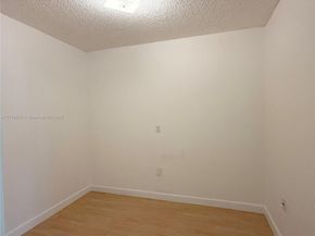 1504 S Whitehall Dr 206, Davie FL 33324