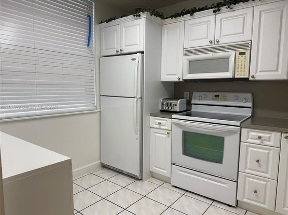 1504 S Whitehall Dr 206, Davie FL 33324