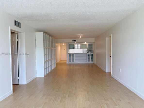 1504 S Whitehall Dr 206, Davie FL 33324