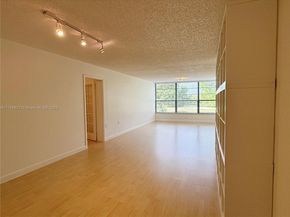 1504 S Whitehall Dr 206, Davie FL 33324