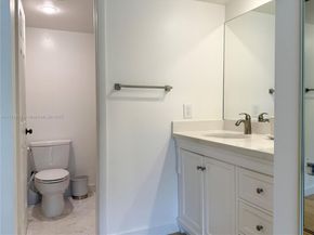 1504 S Whitehall Dr 206, Davie FL 33324