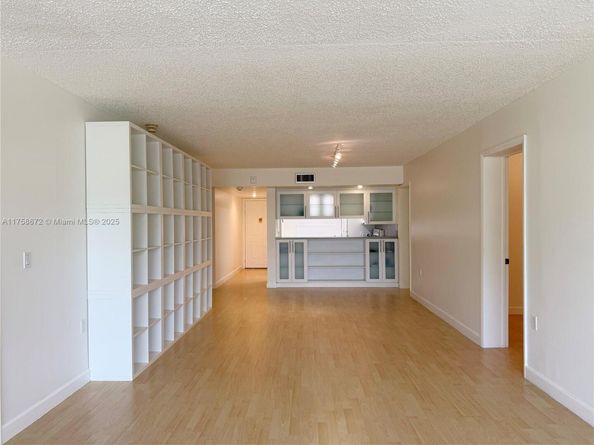 1504 S Whitehall Dr 206, Davie FL 33324