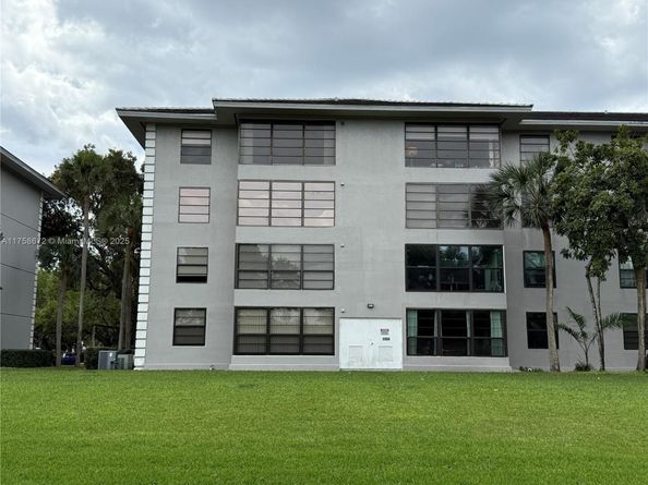 1504 S Whitehall Dr 206, Davie FL 33324