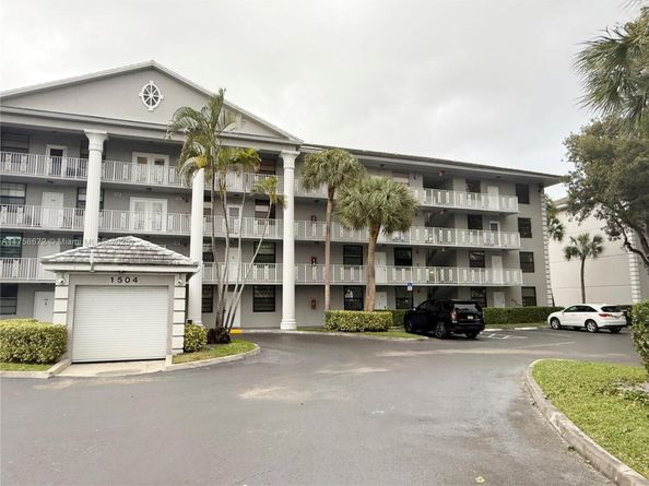 1504 S Whitehall Dr 206, Davie FL 33324