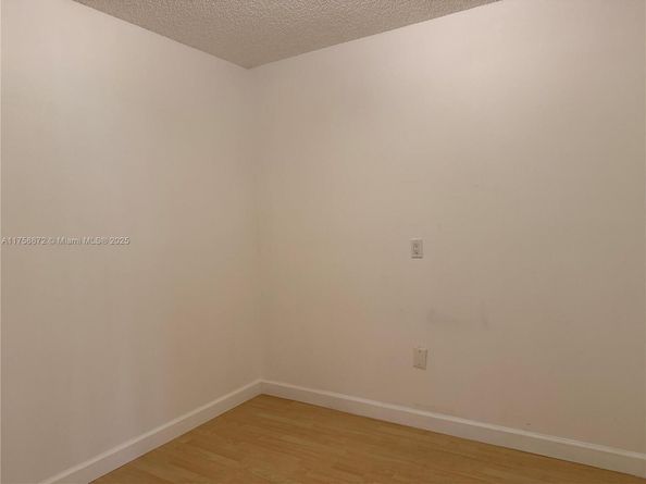 1504 S Whitehall Dr 206, Davie FL 33324