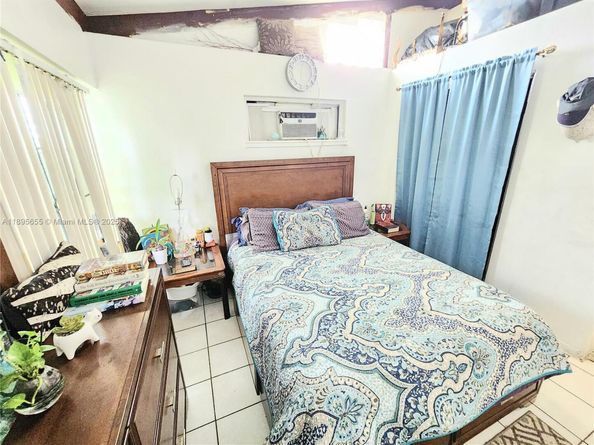 19700 NW 3rd Ct, Miami Gardens FL 33169
