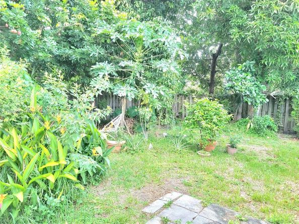 19700 NW 3rd Ct, Miami Gardens FL 33169