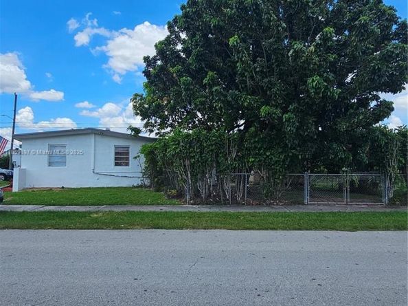 4151 SW 110th Ct, Miami FL 33165