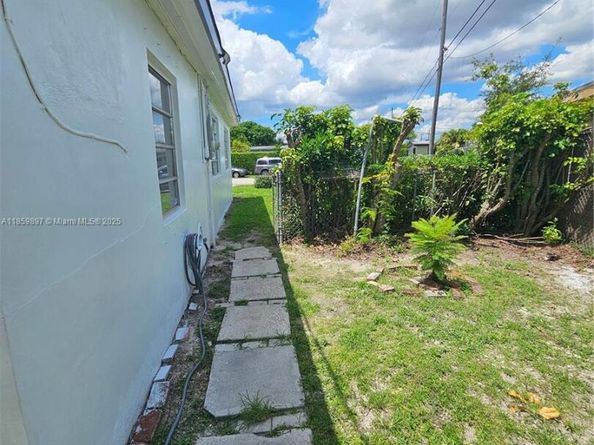 4151 SW 110th Ct, Miami FL 33165