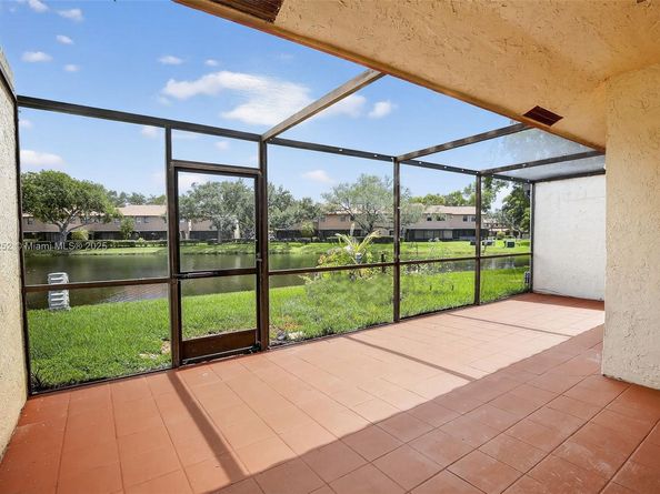311 Lakeside Ct 238, Sunrise FL 33326