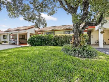 311 Lakeside Ct