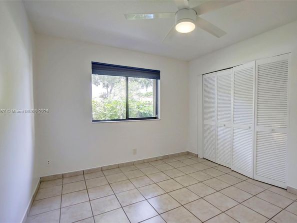 311 Lakeside Ct 238, Sunrise FL 33326