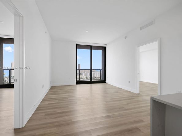 101 Diplomat Pkwy 2604, Hallandale Beach FL 33009