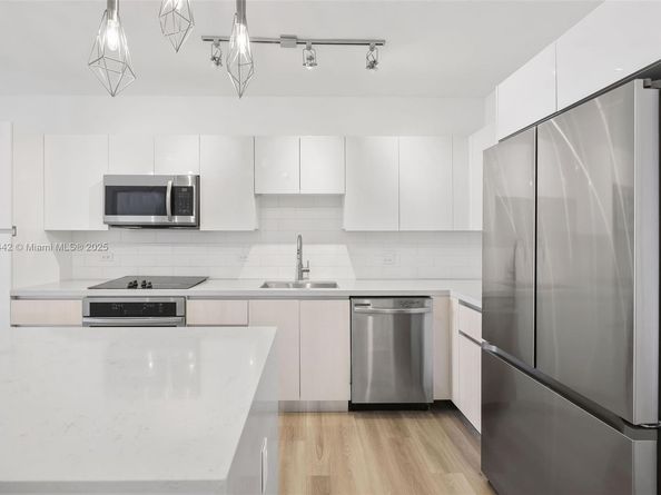 101 Diplomat Pkwy 2604, Hallandale Beach FL 33009