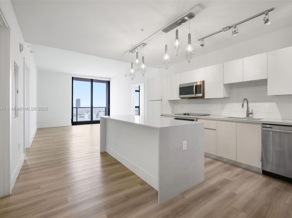 101 Diplomat Pkwy 2604, Hallandale Beach FL 33009