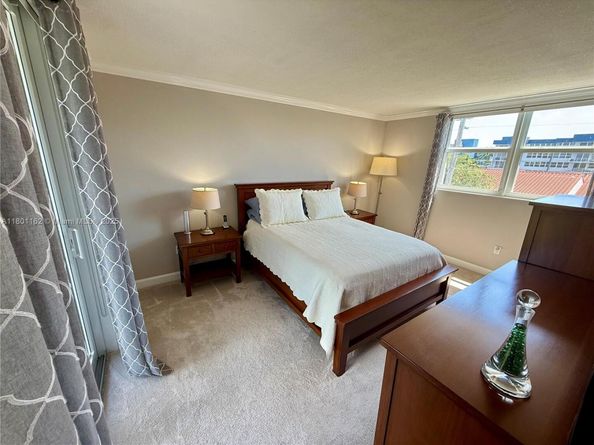 16518 NE 26th Ave 405, North Miami Beach FL 33160