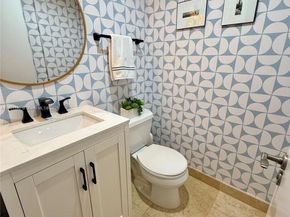 16518 NE 26th Ave 405, North Miami Beach FL 33160