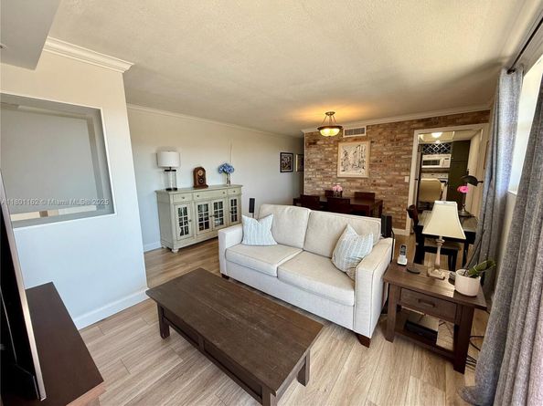 16518 NE 26th Ave 405, North Miami Beach FL 33160