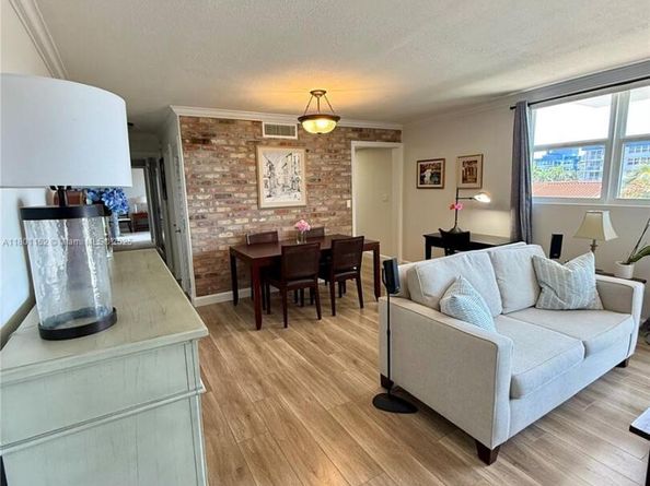 16518 NE 26th Ave 405, North Miami Beach FL 33160