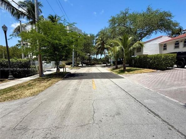 16518 NE 26th Ave 405, North Miami Beach FL 33160