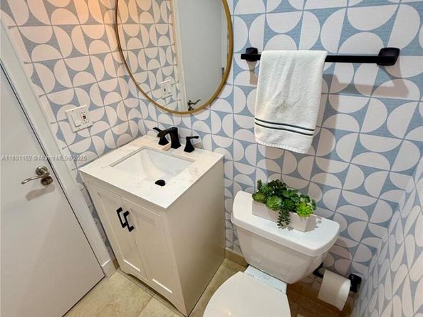 16518 NE 26th Ave 405, North Miami Beach FL 33160