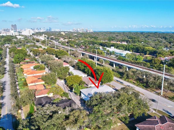 4995 Ponce de Leon /1050 Sistina Avenue, Coral Gables FL 33146