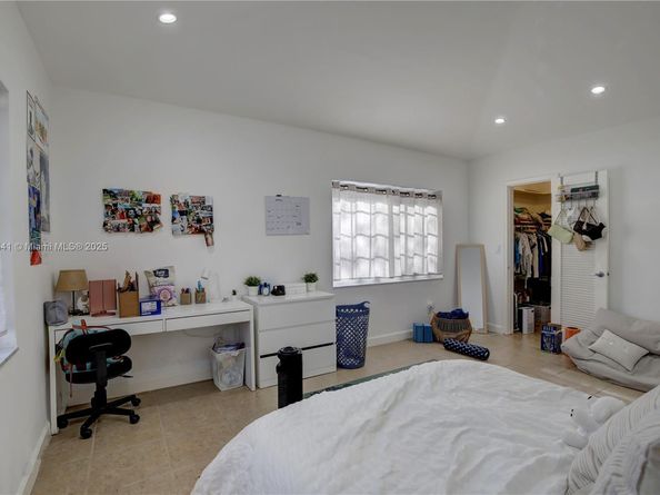 4995 Ponce de Leon /1050 Sistina Avenue, Coral Gables FL 33146