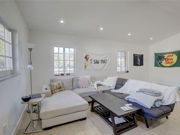 4995 Ponce de Leon /1050 Sistina Avenue, Coral Gables FL 33146
