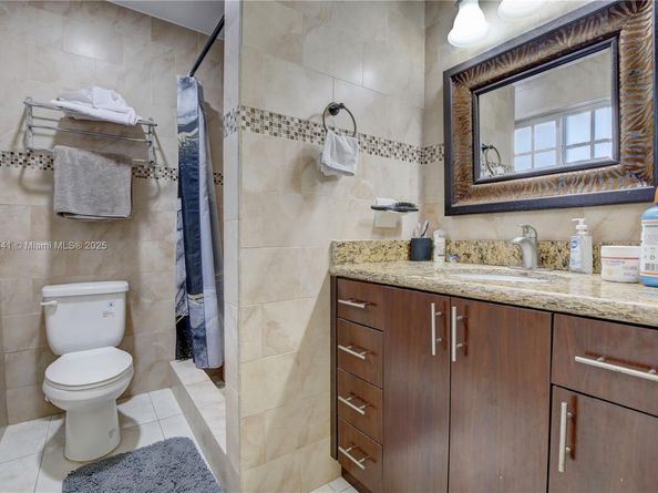 4995 Ponce de Leon /1050 Sistina Avenue, Coral Gables FL 33146
