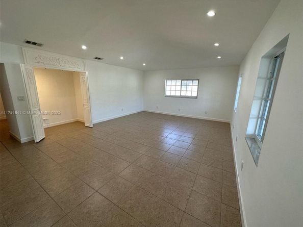 4995 Ponce de Leon /1050 Sistina Avenue, Coral Gables FL 33146