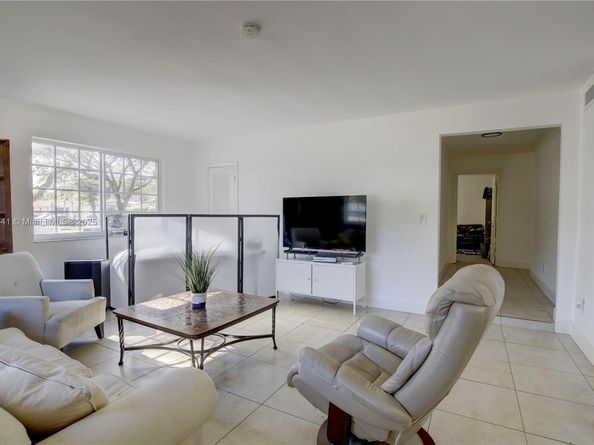 4995 Ponce de Leon /1050 Sistina Avenue, Coral Gables FL 33146