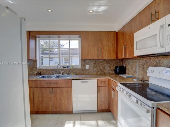 4995 Ponce de Leon /1050 Sistina Avenue, Coral Gables FL 33146