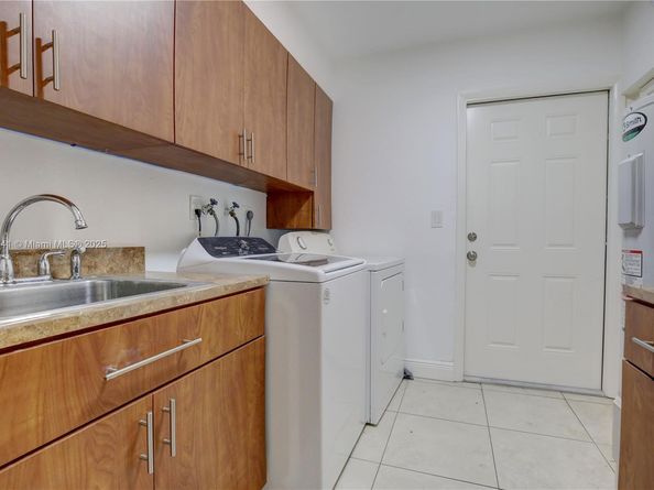 4995 Ponce de Leon /1050 Sistina Avenue, Coral Gables FL 33146