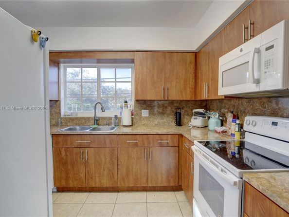 4995 Ponce de Leon /1050 Sistina Avenue, Coral Gables FL 33146