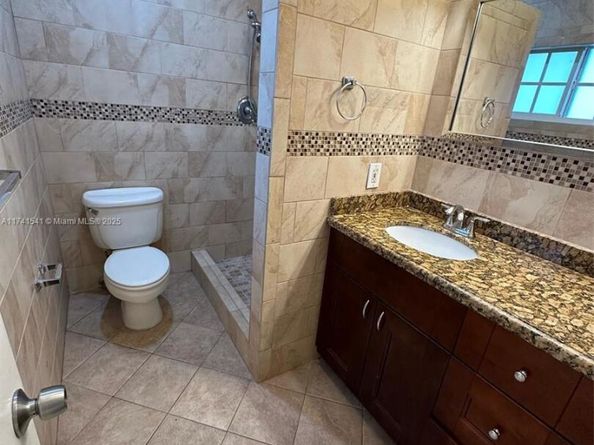 4995 Ponce de Leon /1050 Sistina Avenue, Coral Gables FL 33146