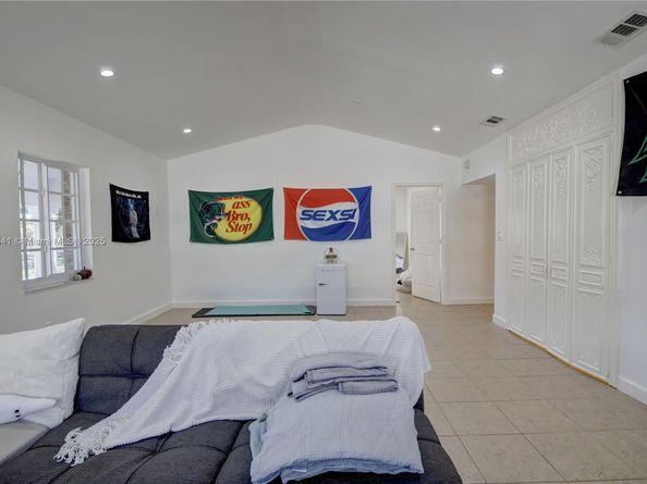4995 Ponce de Leon /1050 Sistina Avenue, Coral Gables FL 33146