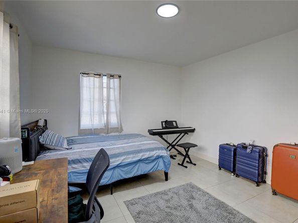4995 Ponce de Leon /1050 Sistina Avenue, Coral Gables FL 33146