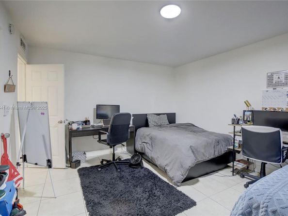 4995 Ponce de Leon /1050 Sistina Avenue, Coral Gables FL 33146
