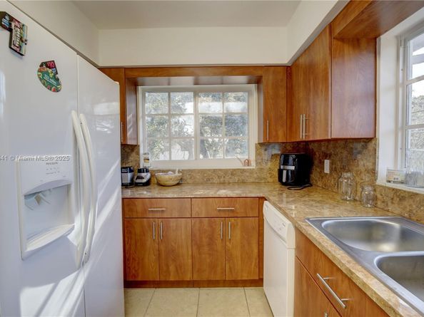 4995 Ponce de Leon /1050 Sistina Avenue, Coral Gables FL 33146