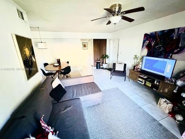12TH SW St 104, Pembroke Pines FL 33025