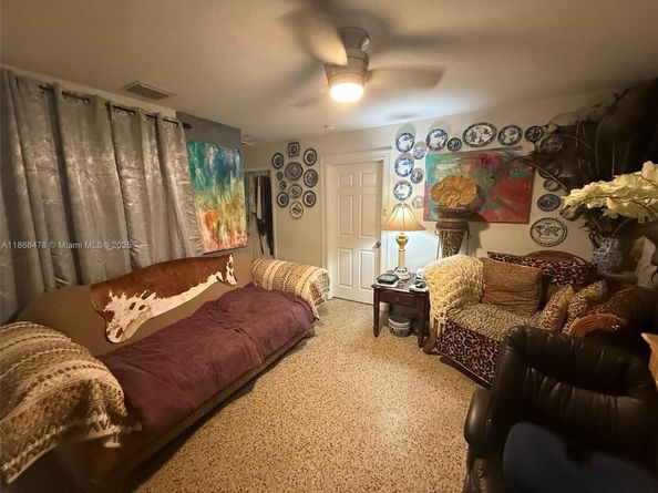 5216 NE 3rd Ave, Oakland Park FL 33334